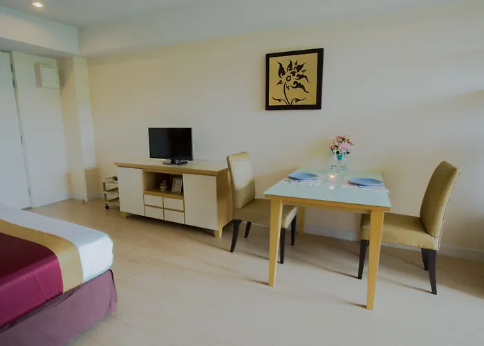 Sky Place Srinakarin 5*