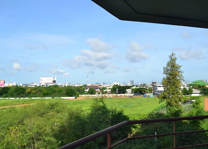 Sky Place Srinakarin Hotel Bangkok
