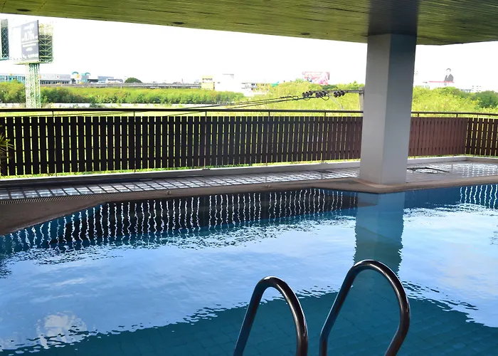 Sky Place Srinakarin Hotel 5*